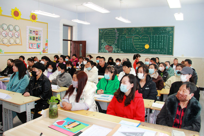 2023年4月7日家长会 (18)_副本.jpg