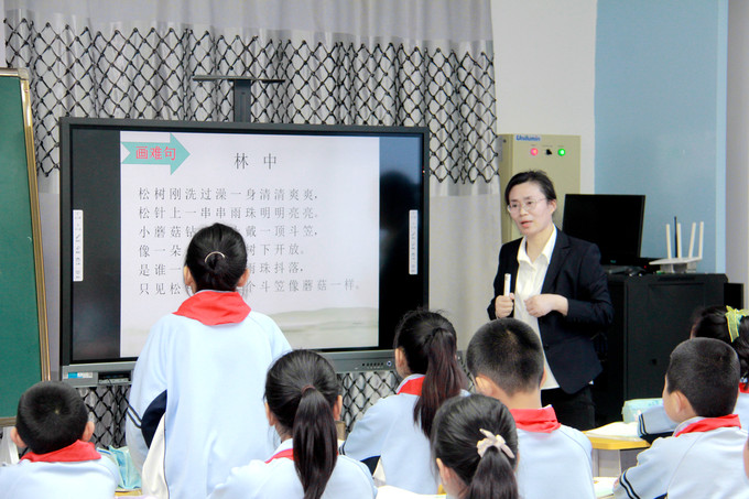 通榆县明德小学校“三备三上”大单元教学校本教研展示课暨通榆县明德小学校科研汇报课活动 (37)_副本.jpg