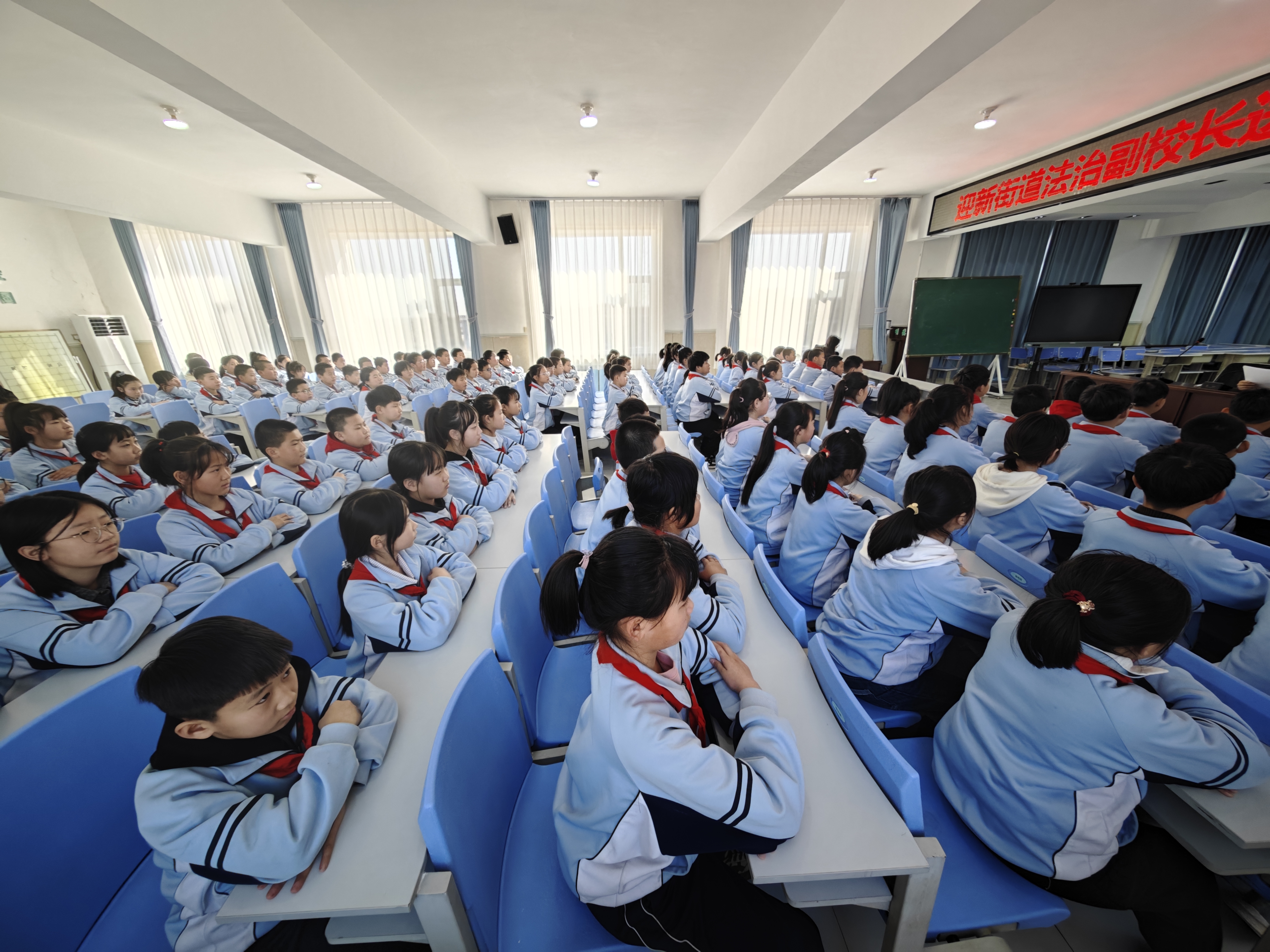 法治副校长进校园1 (52).jpg